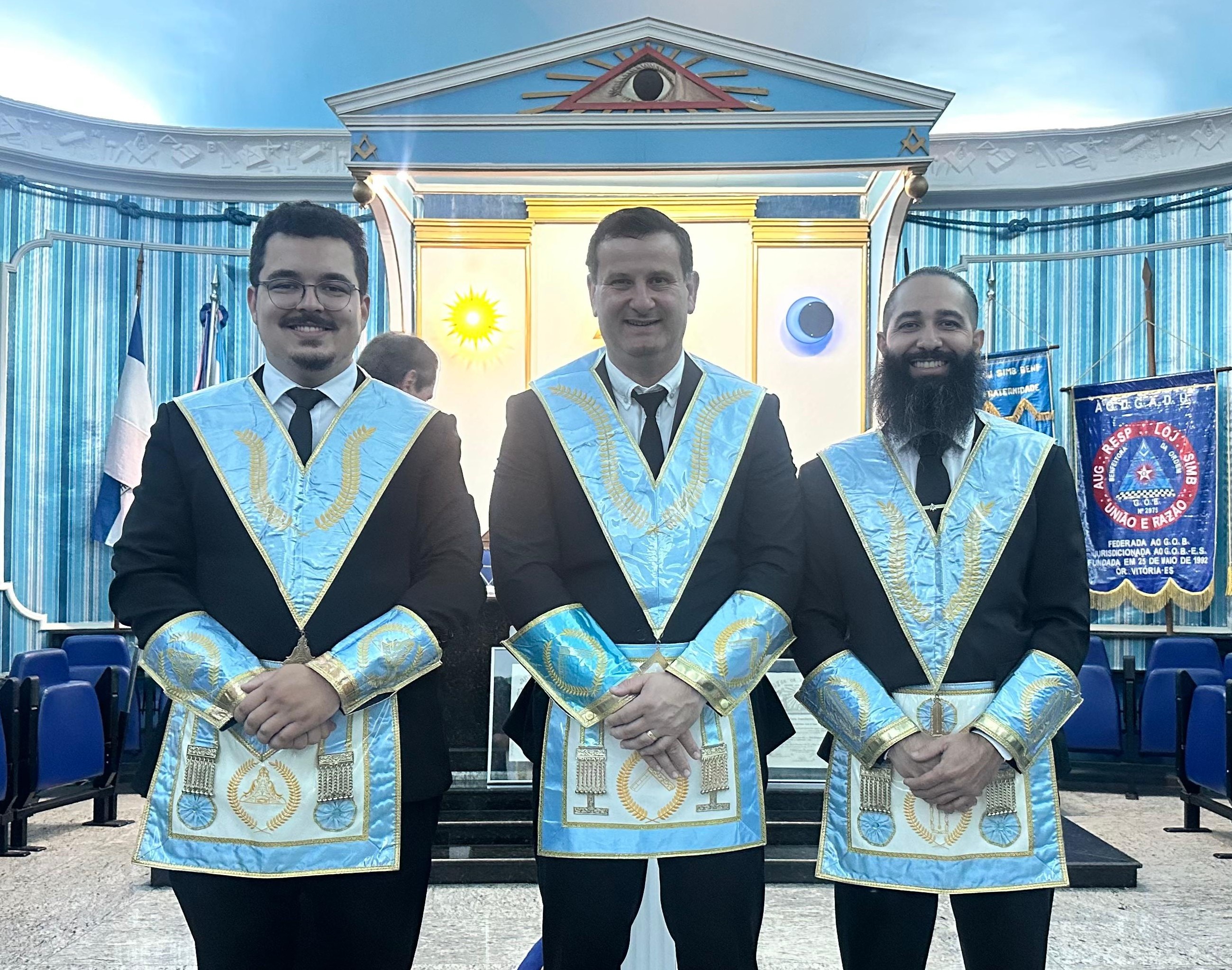 Livro da Lei e Esquadro